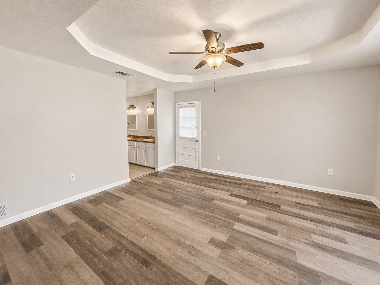 357 Se Mohawk Way - Photo 3 of 7