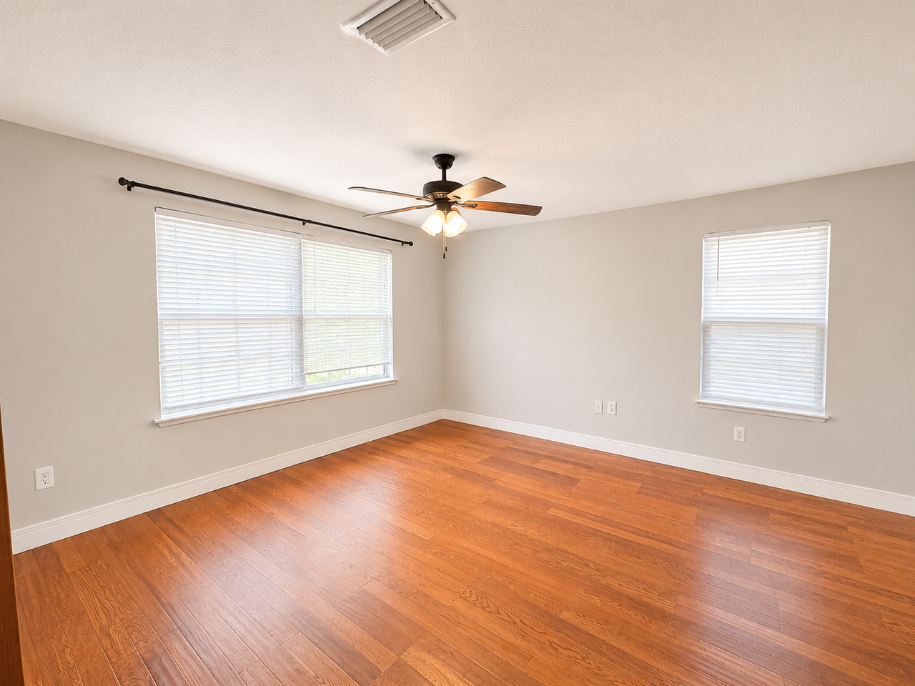 357 Se Mohawk Way - Photo 5 of 7