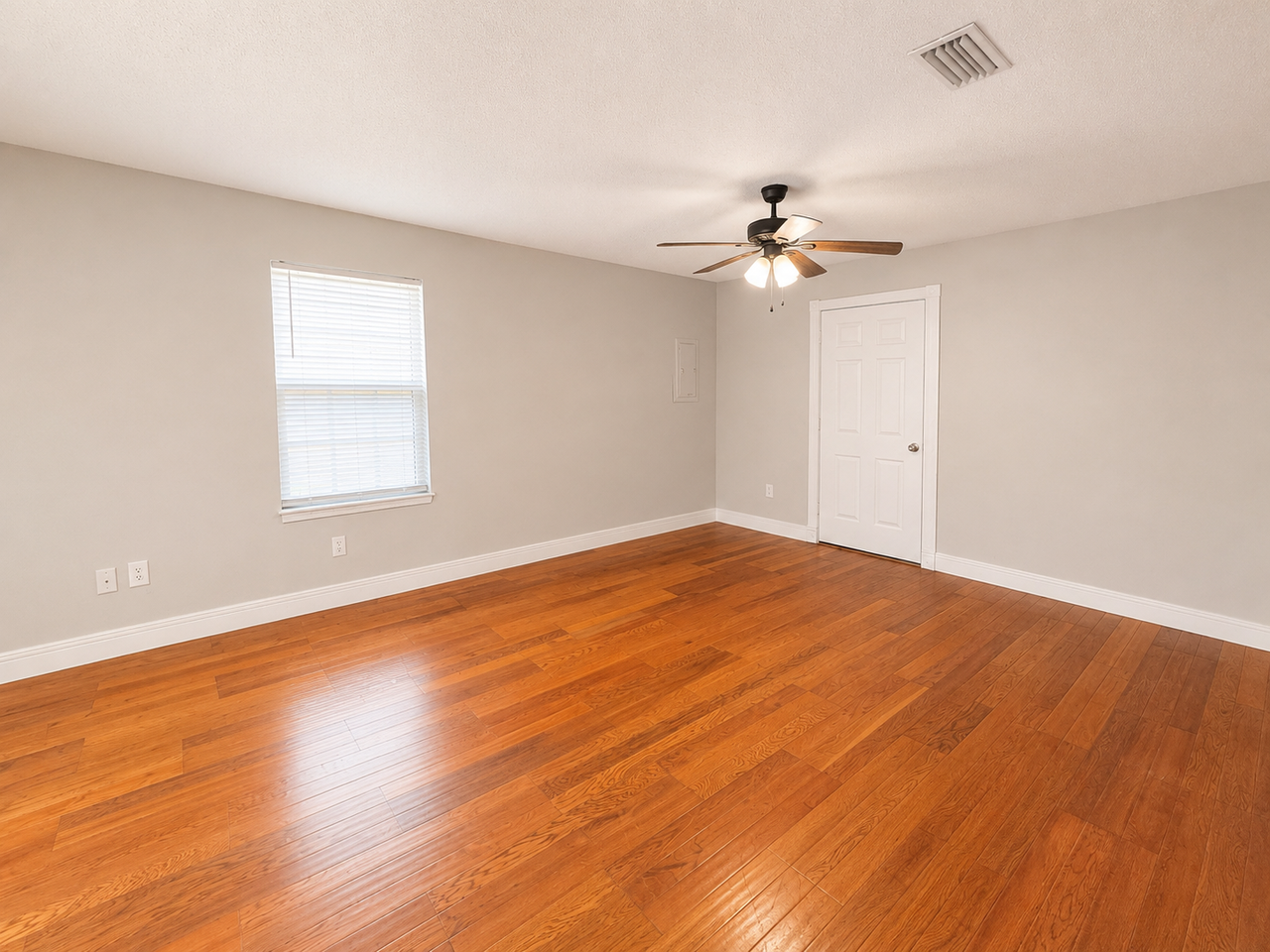 357 Se Mohawk Way - Photo 6 of 7
