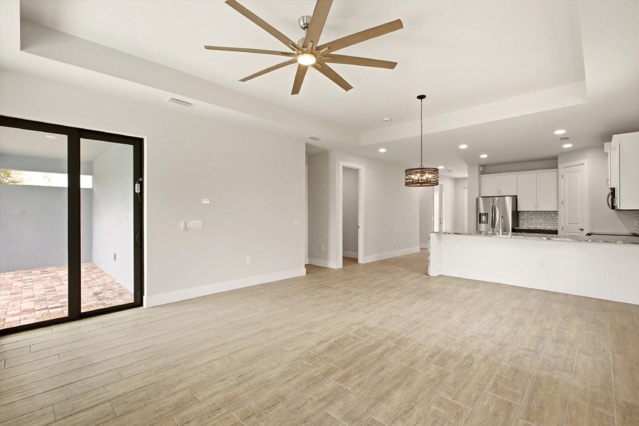 3518 Ne 21st Pl - Photo 5 of 33