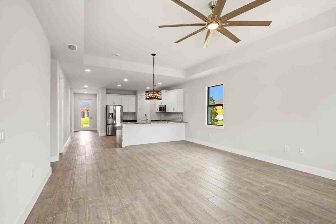 3518 Ne 21st Pl - Photo 6 of 33