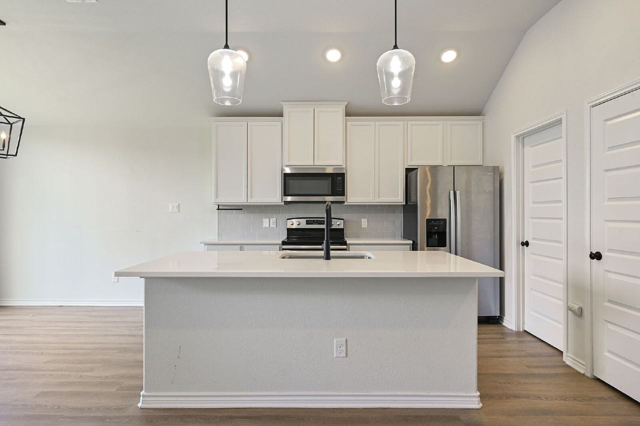 3109 Brady Ct - Photo 2 of 18