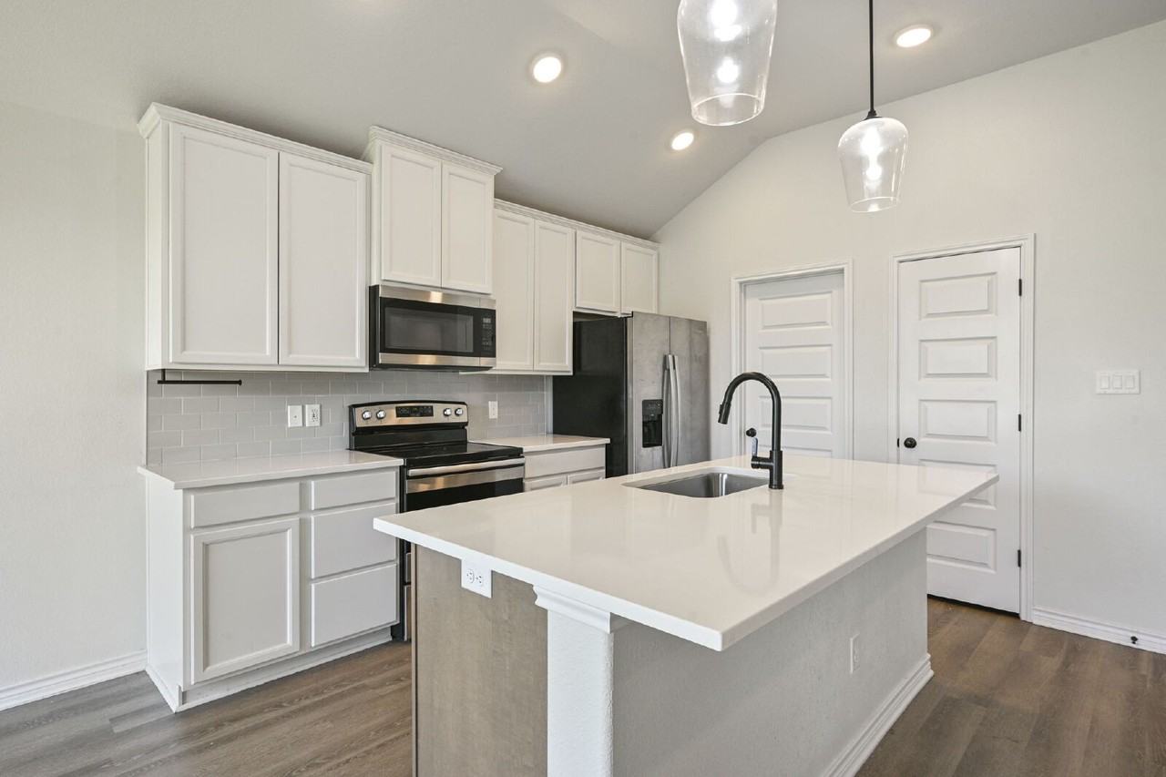 3109 Brady Ct - Photo 3 of 18