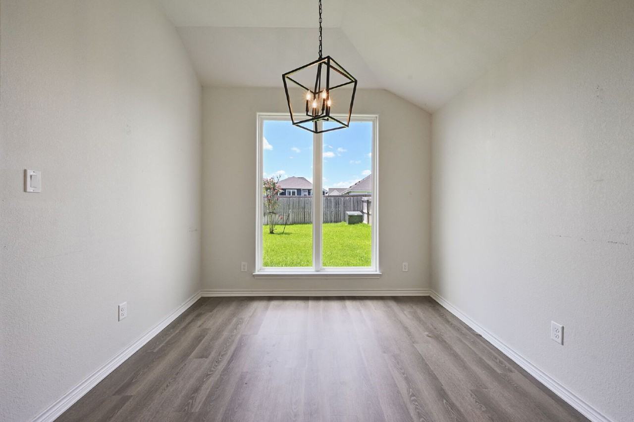 3109 Brady Ct - Photo 4 of 18