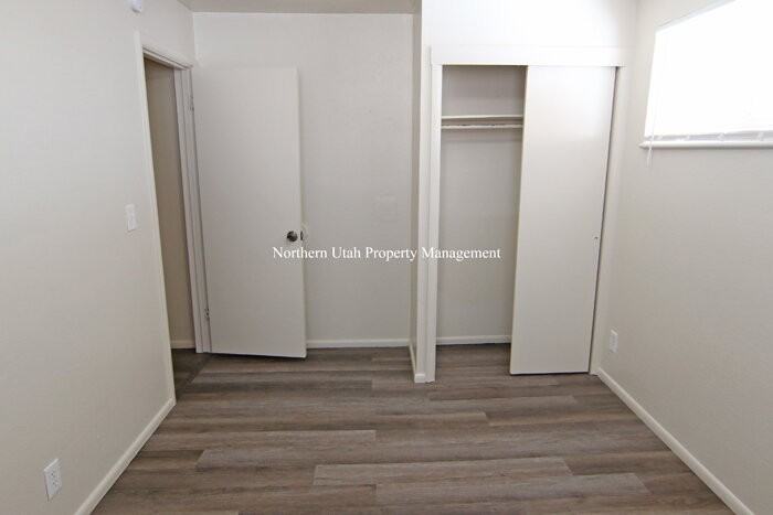 521 E 600 S - Photo 7 of 19