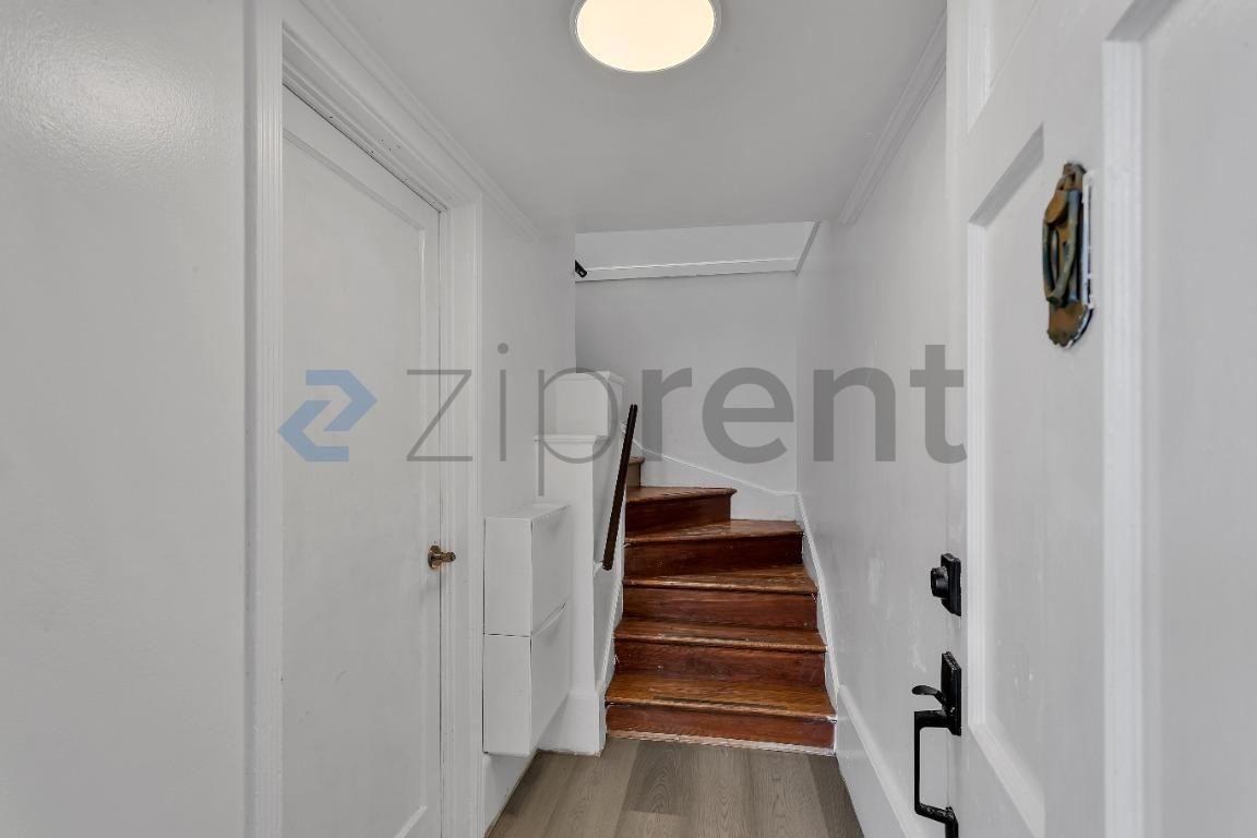 1714 44th Ave - Photo 4 of 24
