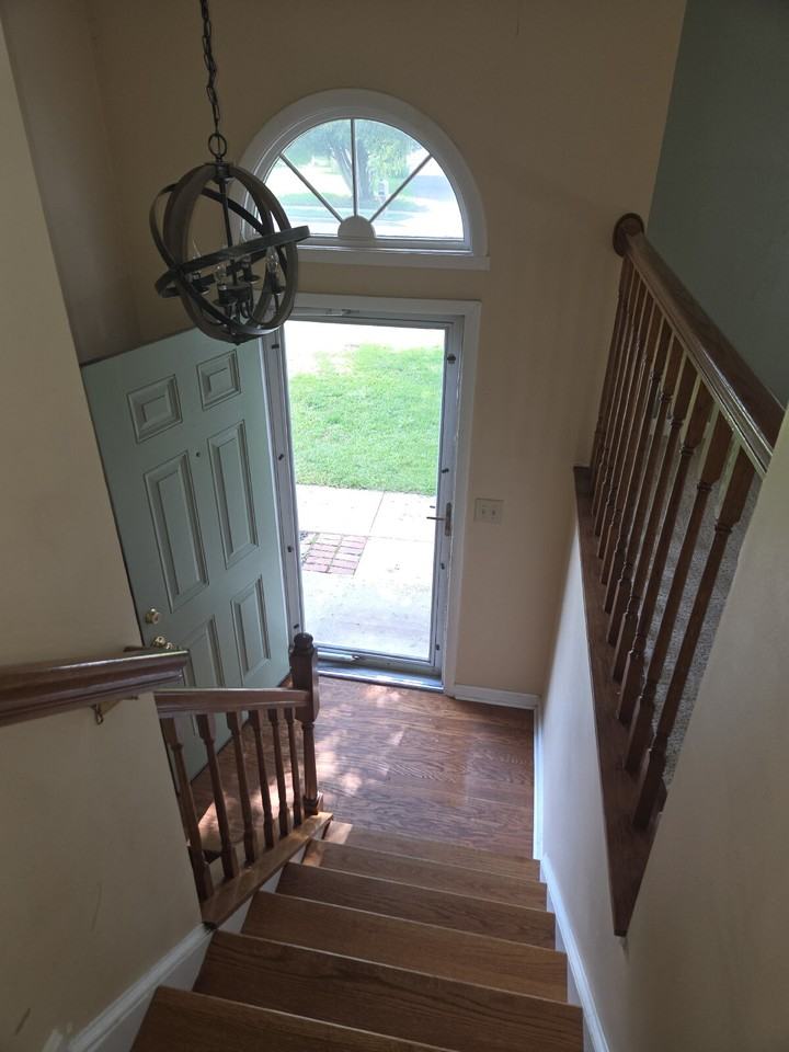 212 Sandstone Dr - Photo 2 of 17