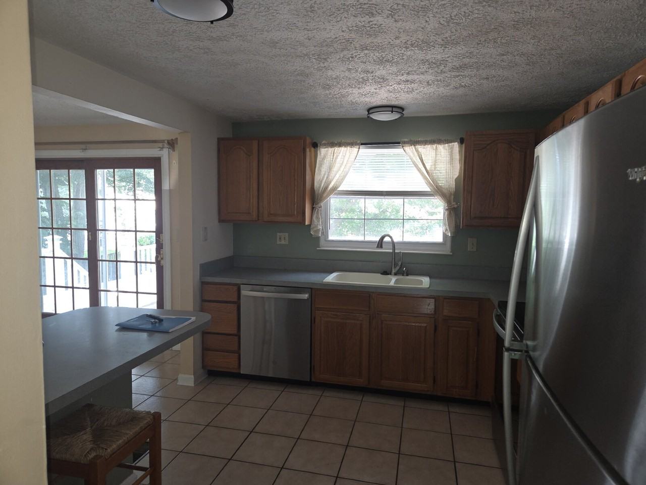 212 Sandstone Dr - Photo 5 of 17