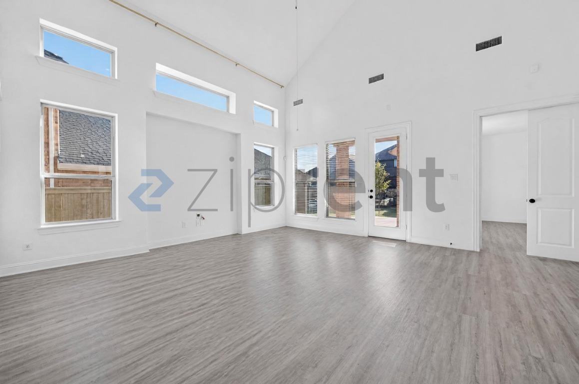 1408 Bonsmara Dr - Photo 7 of 31
