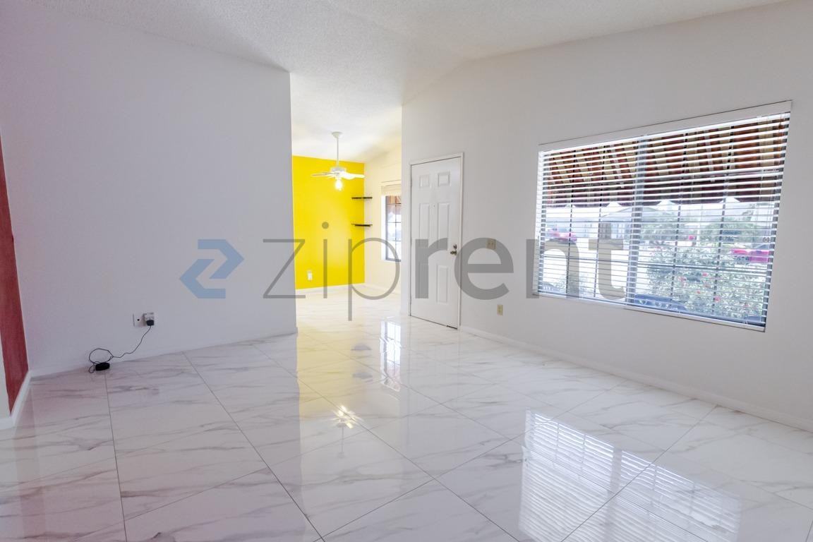 28238 Corte Retiro - Photo 4 of 32
