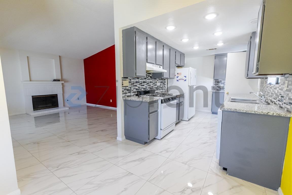 28238 Corte Retiro - Photo 7 of 32