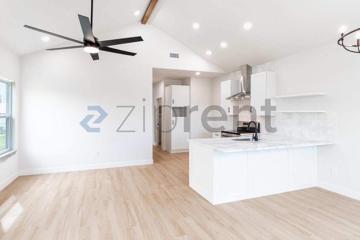306 Avenue P #A - Photo 4 of 19