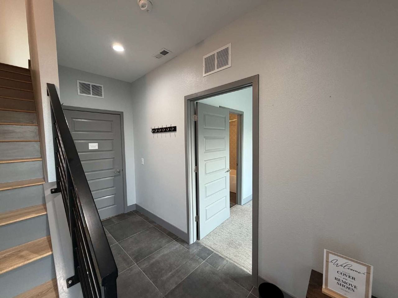 3494 E 31st Ave - Photo 3 of 16