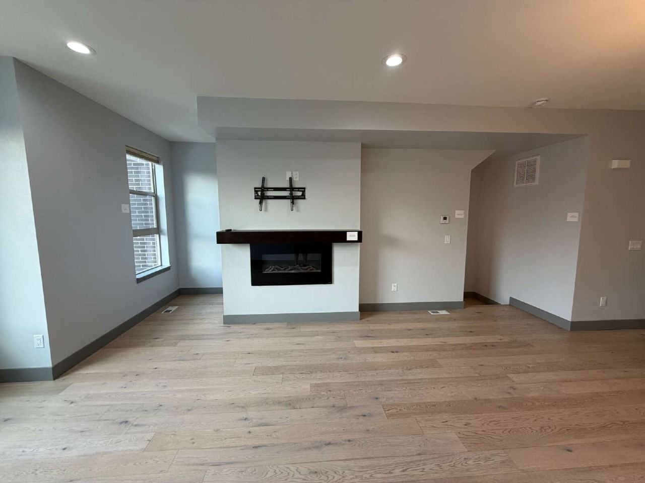 3494 E 31st Ave - Photo 7 of 16