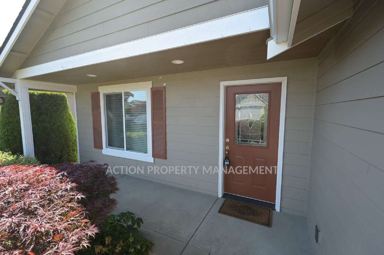 41 W Lobelia Dr - Photo 2 of 32
