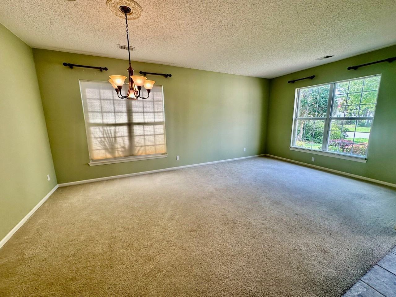 39 Tallow Dr - Photo 4 of 30