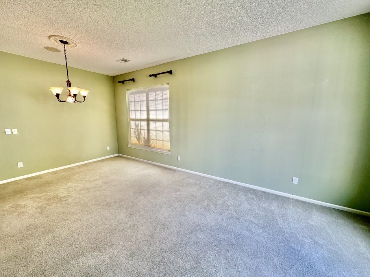 39 Tallow Dr - Photo 6 of 30
