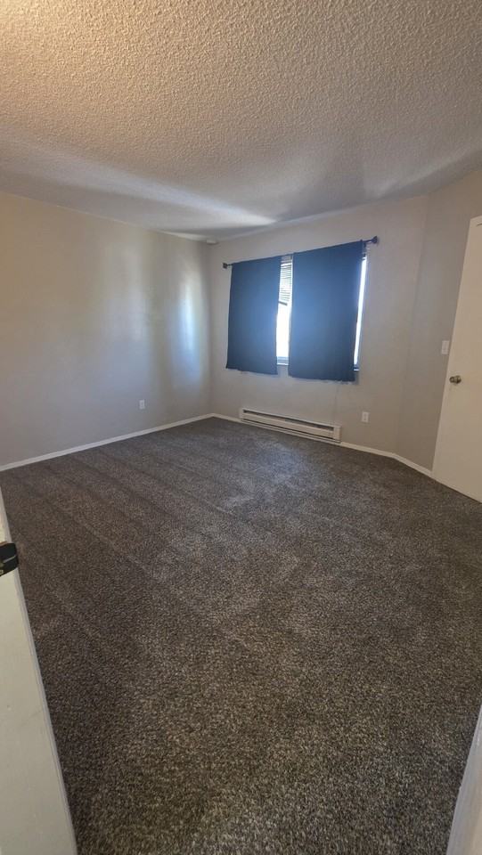1162 Darby St - Photo 5 of 30