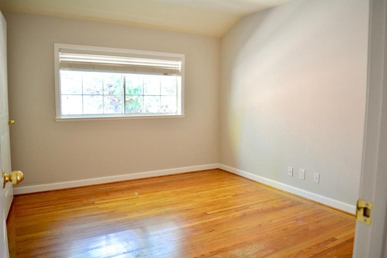 10 Ash Ave - Photo 5 of 18