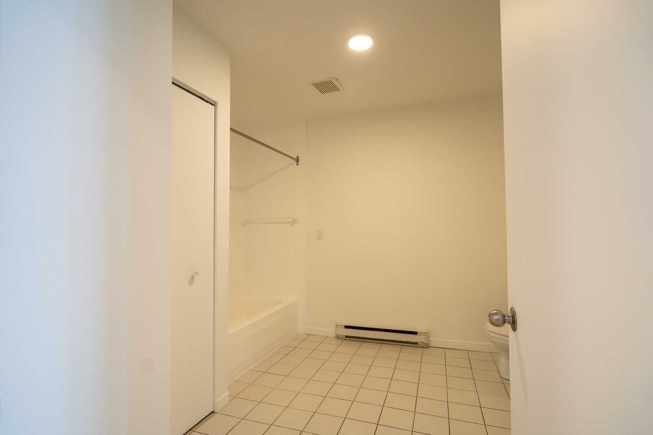 990 de la Visitation - Photo 2 of 2