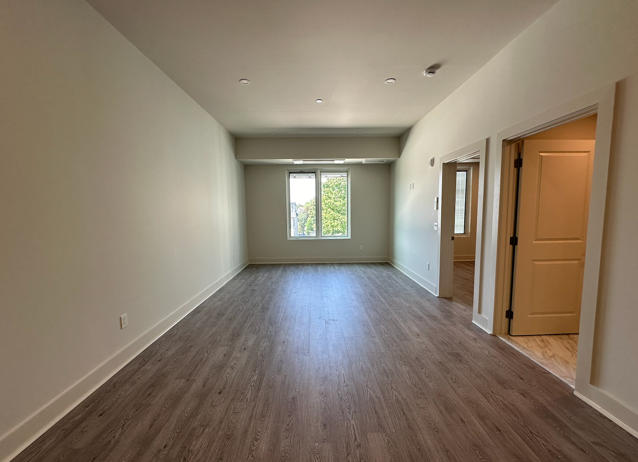 473 Washington St - Photo 4 of 15