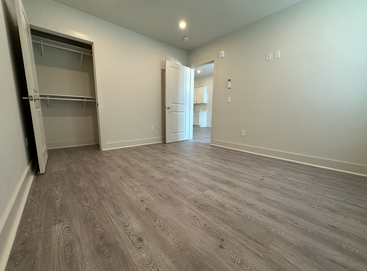 473 Washington St - Photo 5 of 15