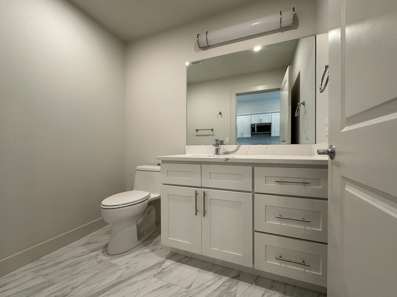 473 Washington St - Photo 6 of 15