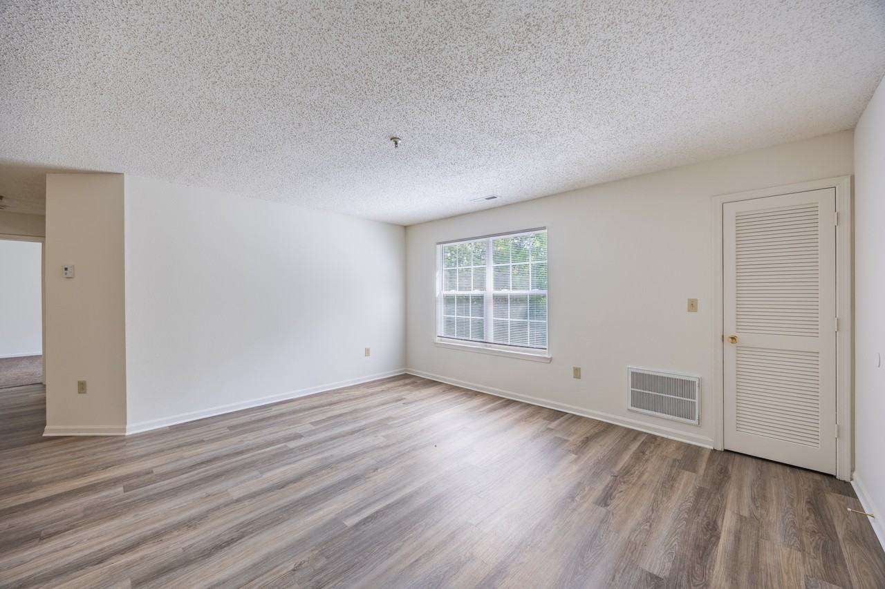 Mallard Cove Apartments - Photo 6 of 48