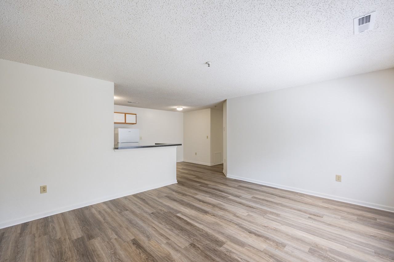Mallard Cove Apartments - Photo 7 of 48