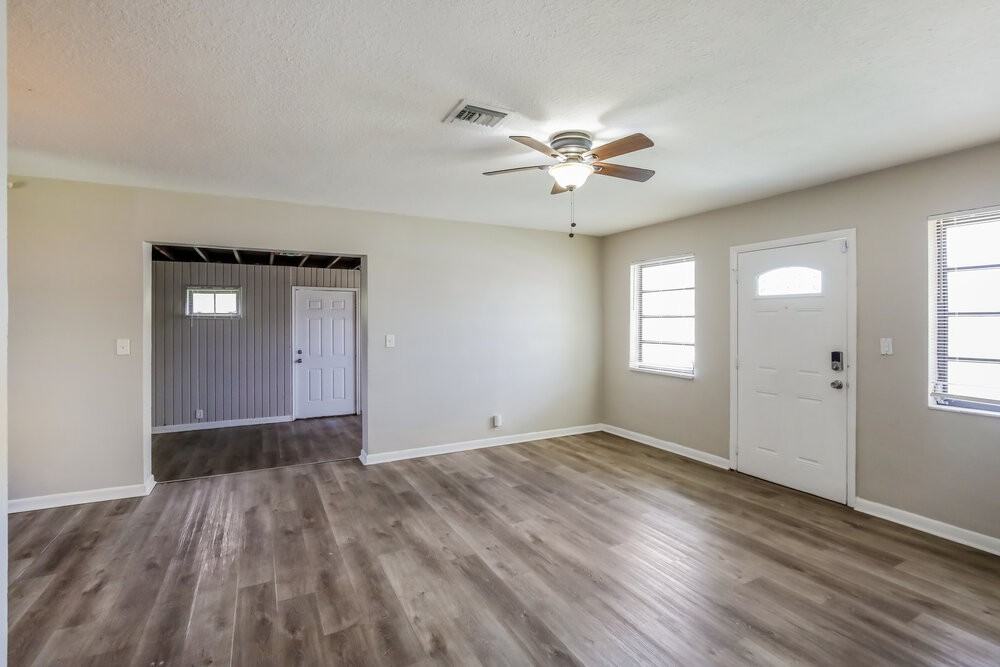 3270 Nw 177th Ter - Photo 4 of 16