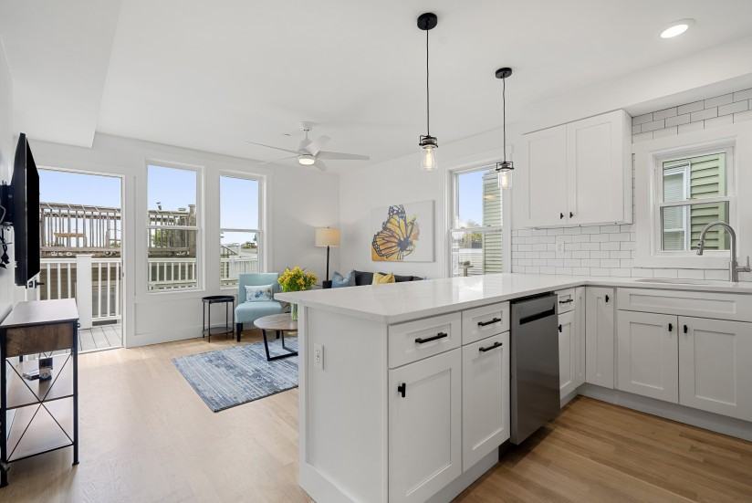1 Bed / 1 Bath Apartment in South Boston - Photo 2 of 13