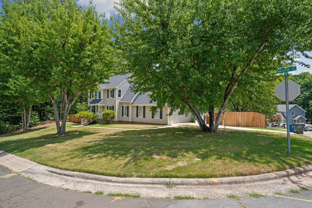 2502 Faucette Ave - Photo 2 of 21