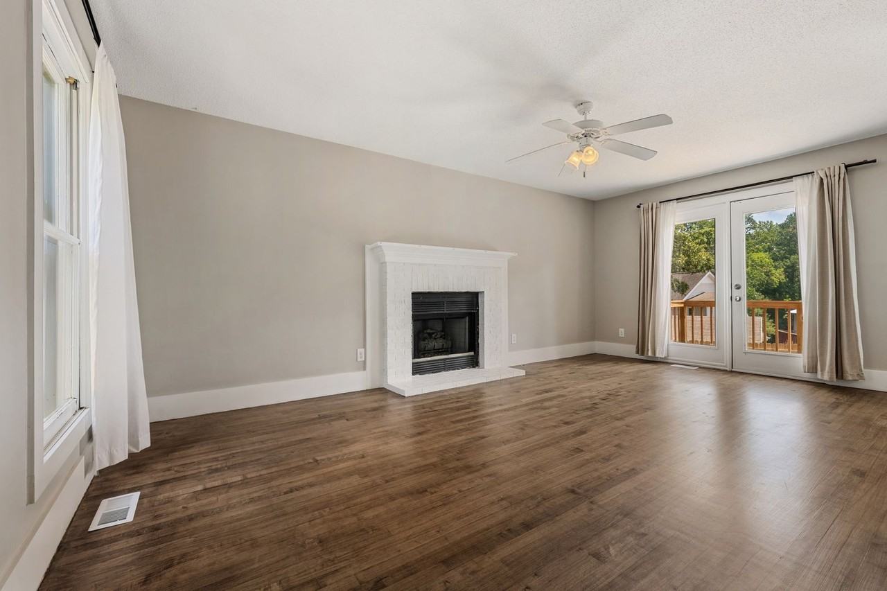 2502 Faucette Ave - Photo 3 of 21