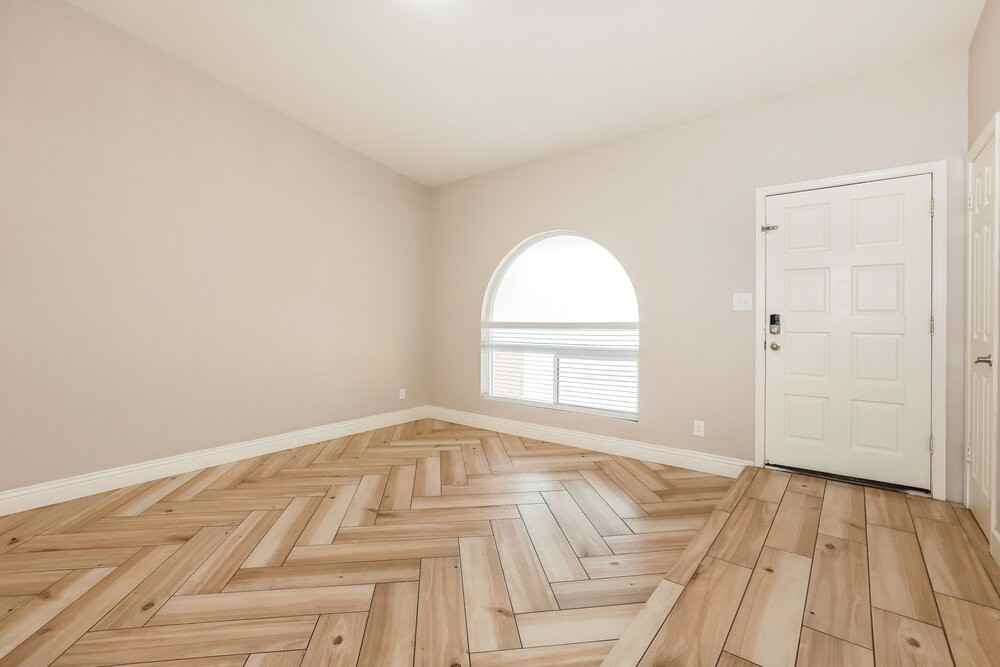631 W Lindner Ave - Photo 3 of 16