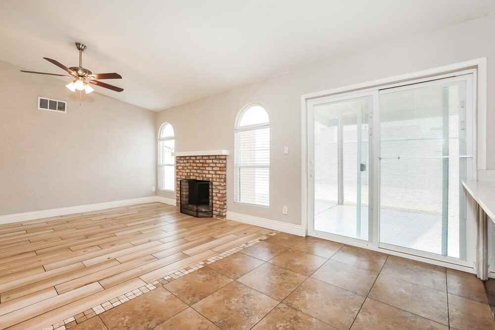 631 W Lindner Ave - Photo 4 of 16