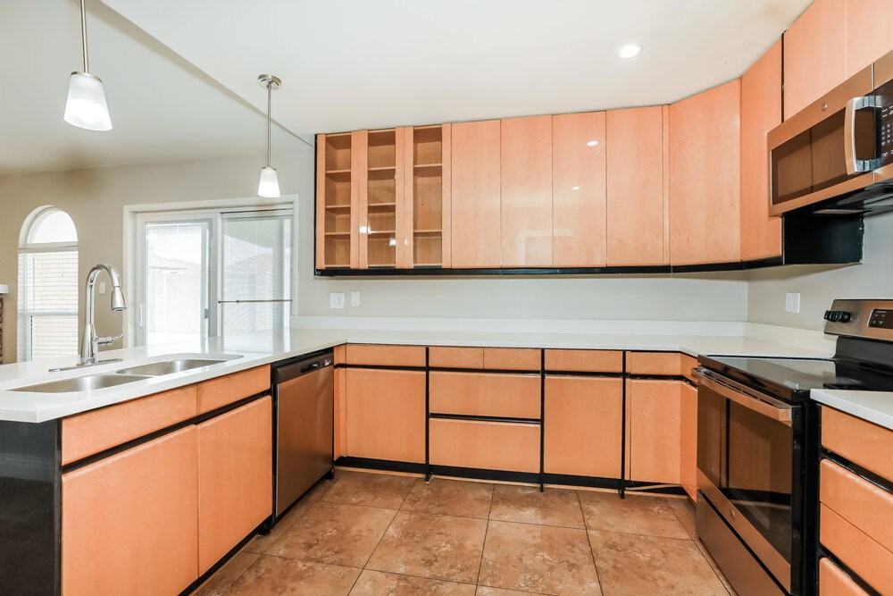 631 W Lindner Ave - Photo 6 of 16