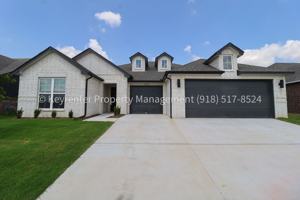 featured image of 2908 S Redwood Ave