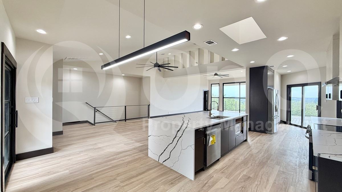 112 Paragon Ct - Photo 5 of 38