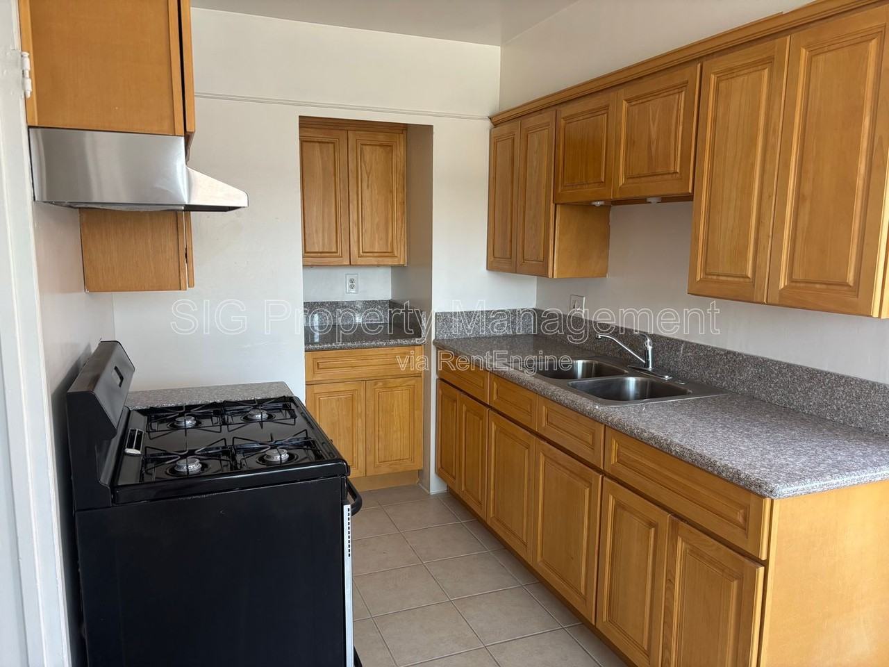 228 E Maple St #D - Photo 5 of 14