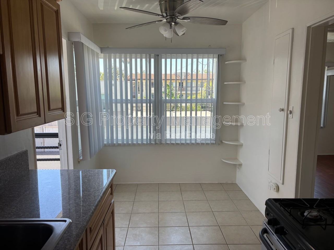 228 E Maple St #D - Photo 6 of 14