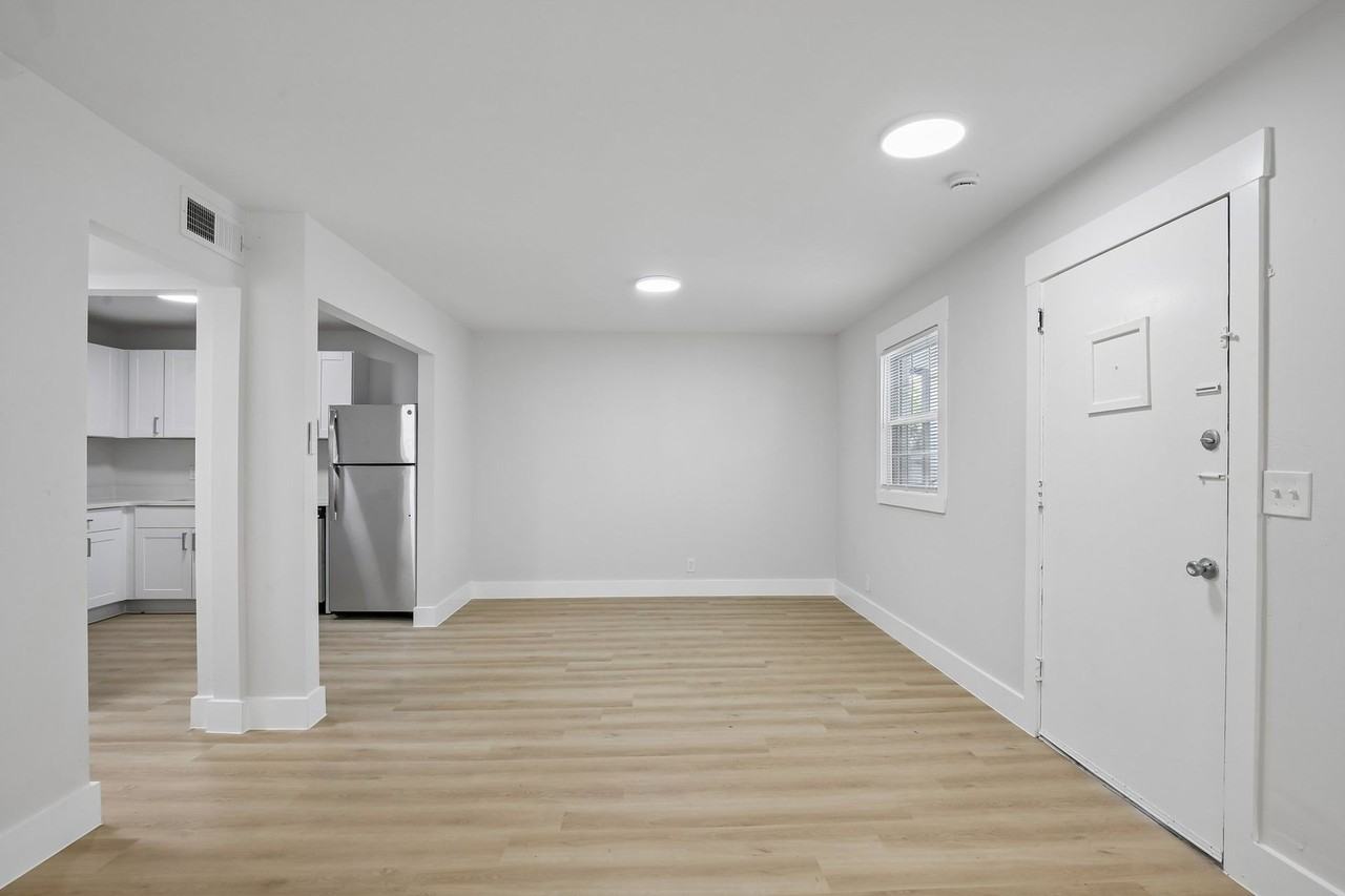 Chateau Apartments - Photo 3 of 50