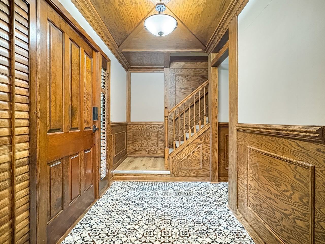 5674 Arthur St Ne - Photo 4 of 45