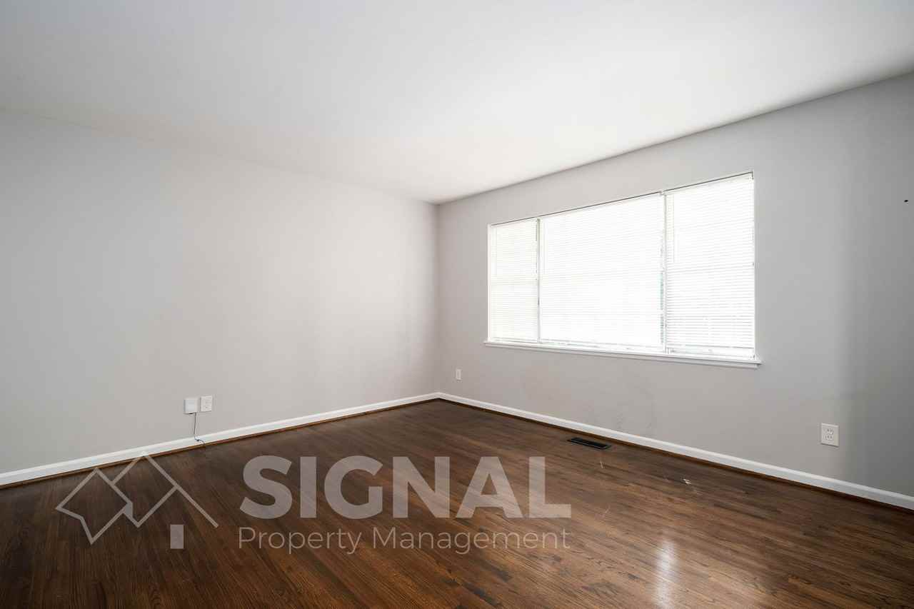 5114 Beacon Dr - Photo 6 of 33