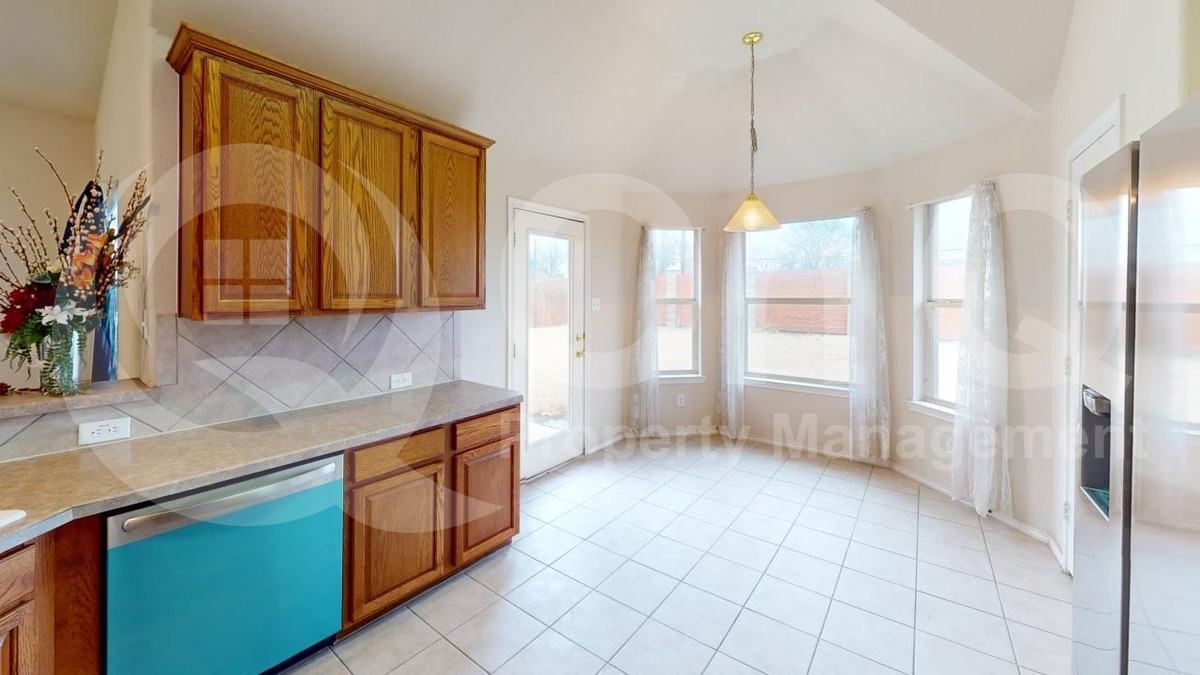 10514 Saint Georges Dr - Photo 4 of 20