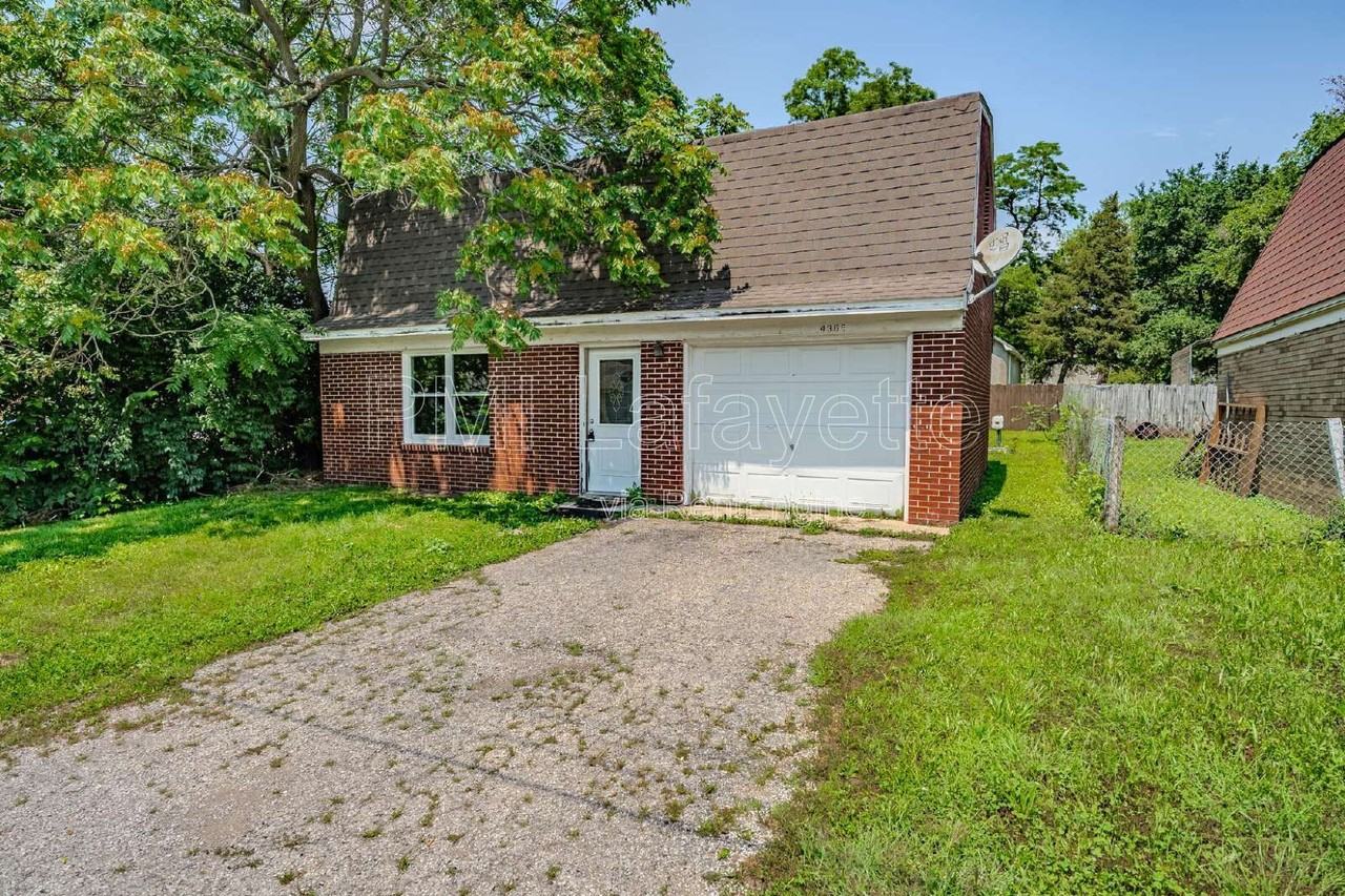 436 Lamplighter Ln - Photo 2 of 16