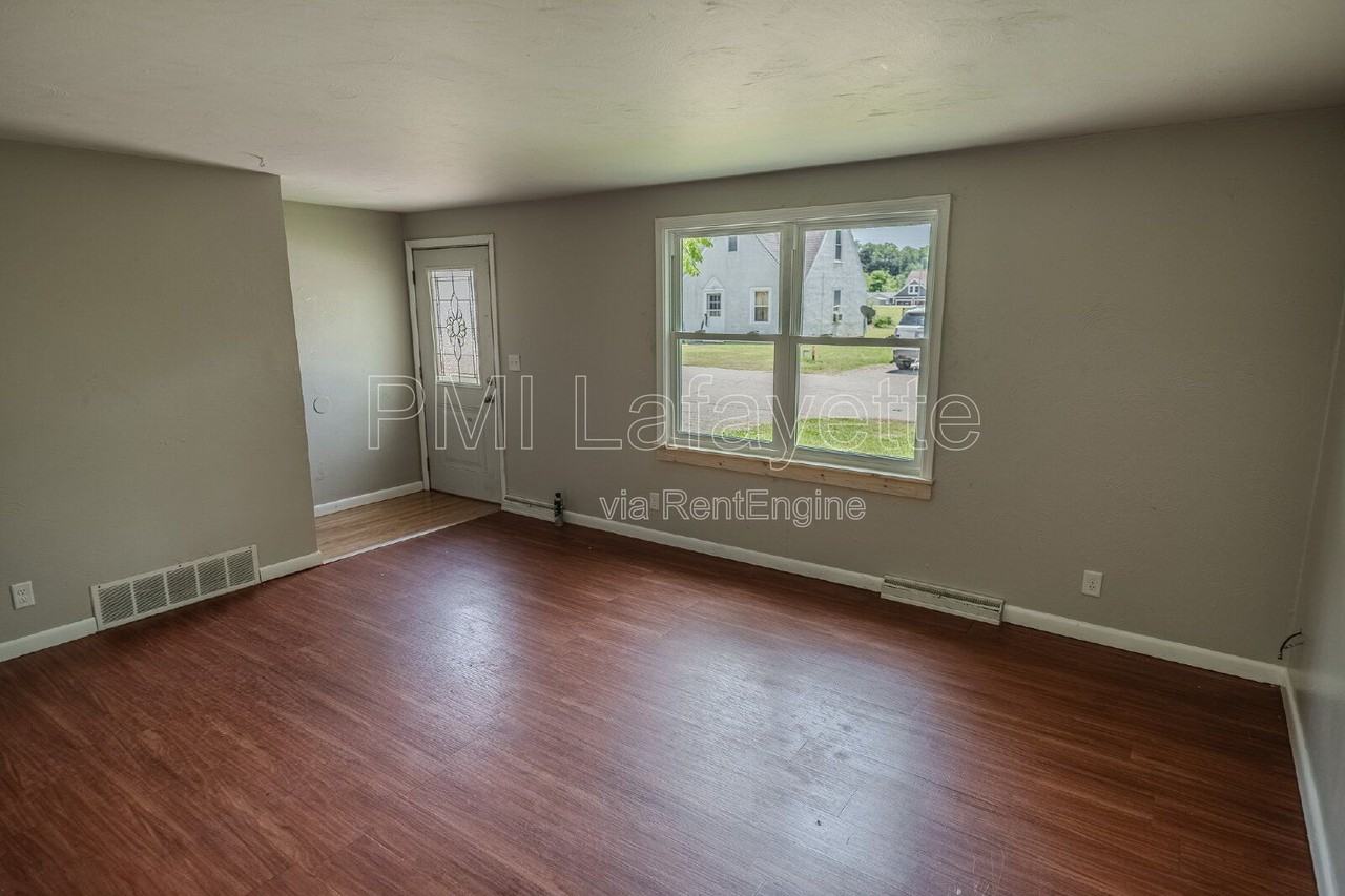 436 Lamplighter Ln - Photo 3 of 16