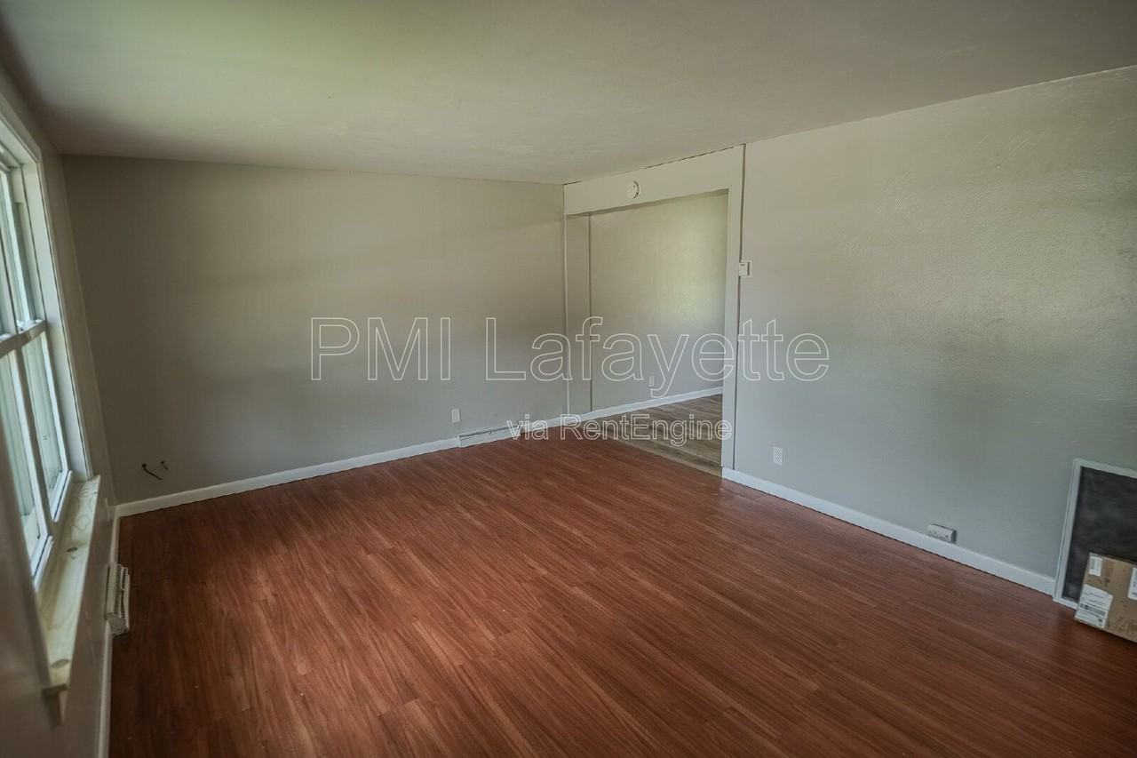 436 Lamplighter Ln - Photo 4 of 16