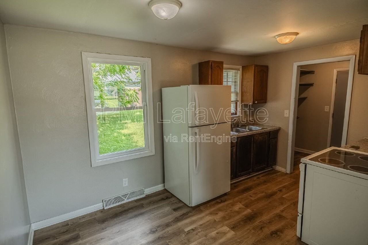 436 Lamplighter Ln - Photo 5 of 16