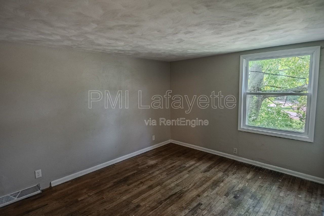 436 Lamplighter Ln - Photo 6 of 16