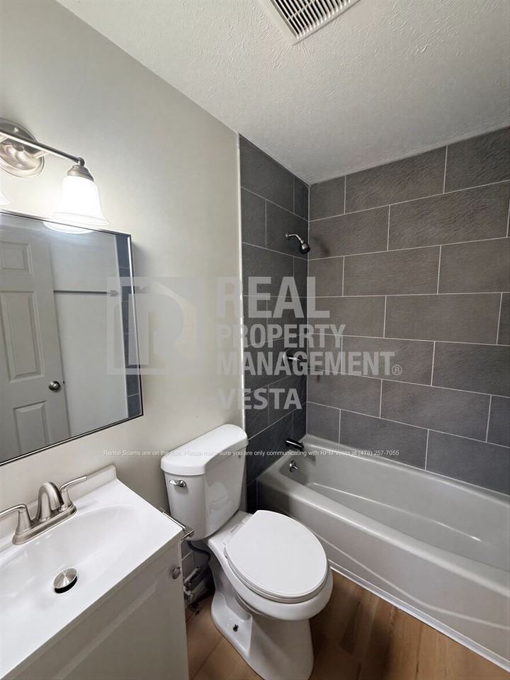 695 Bowman St #695 - Photo 2 of 11